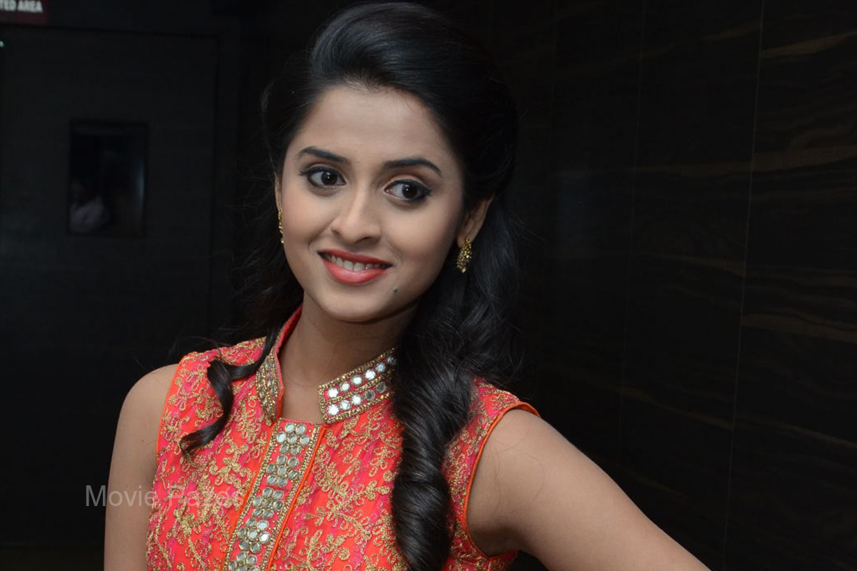 arthana-binu-at-seethamma-andhalu-audio-launch